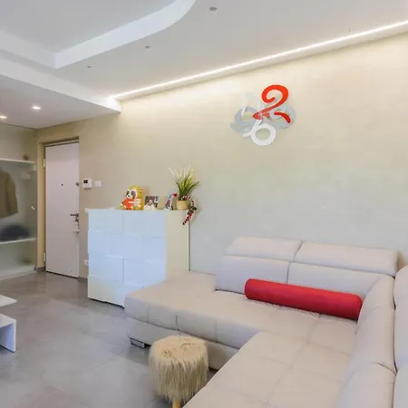 아파트 Awesome In Lido With Wifi *