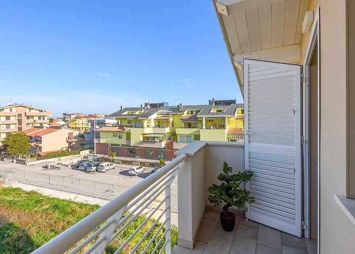 Апартаменты Cozy In Lido